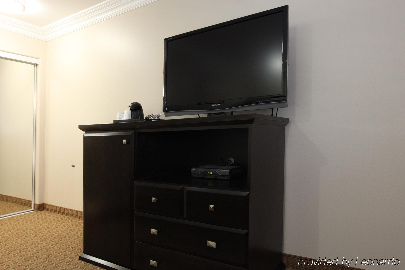 Raincross Motel 3*